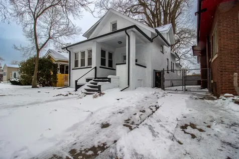 678 Douglas Avenue Calumet City IL 60409
