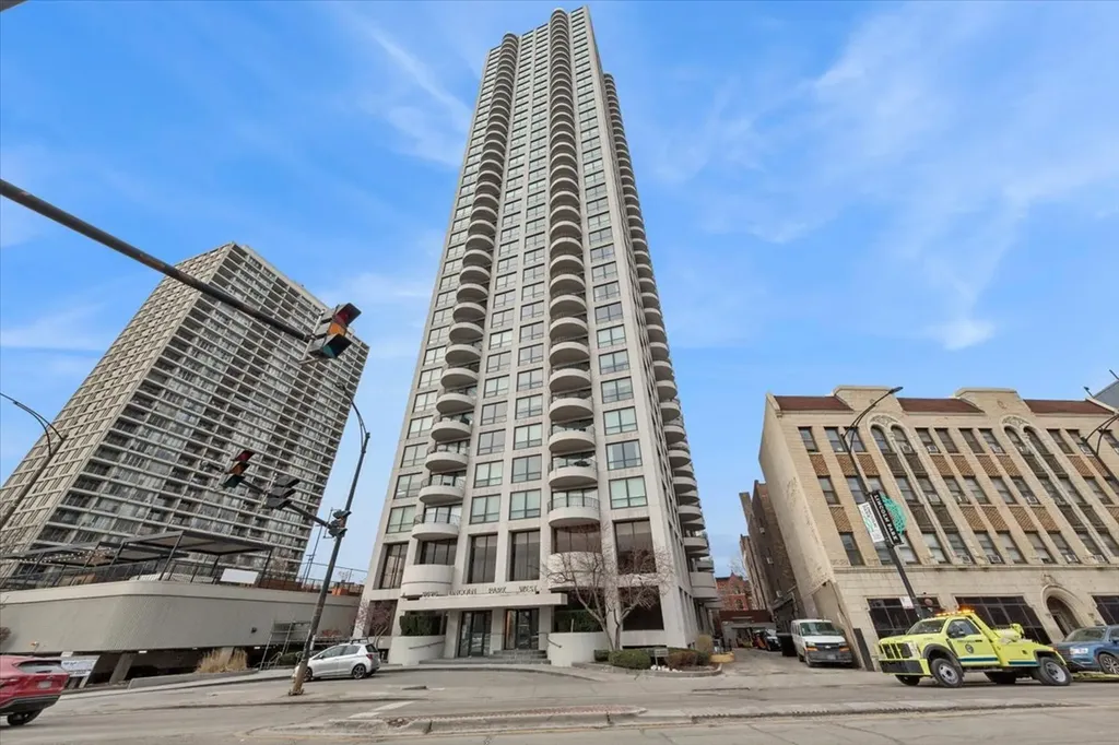 2020 North Lincoln Park West Chicago IL 60614