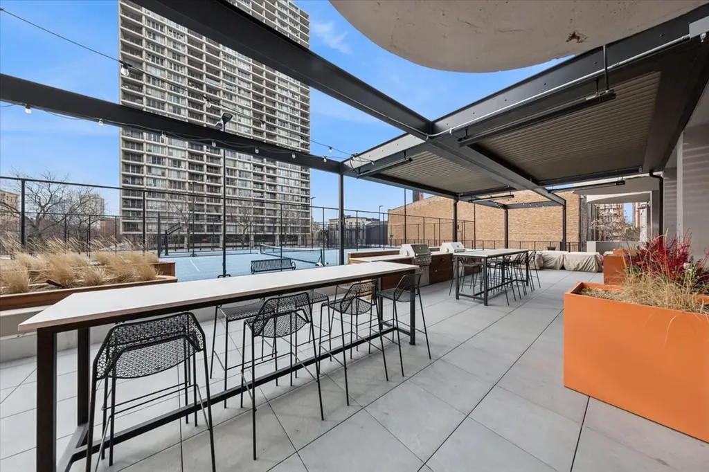 2020 North Lincoln Park West Chicago IL 60614