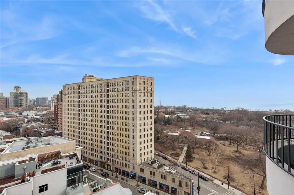 2020 North Lincoln Park West Chicago IL 60614