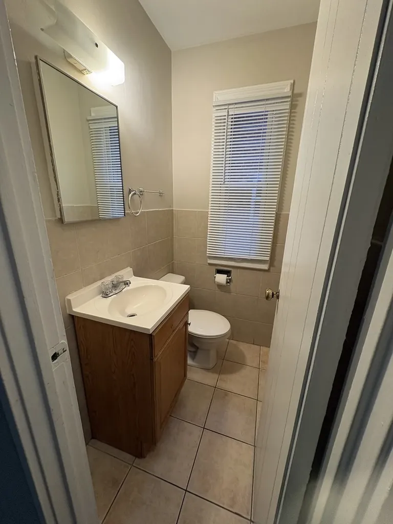 4864 Carol Street Skokie IL 60077