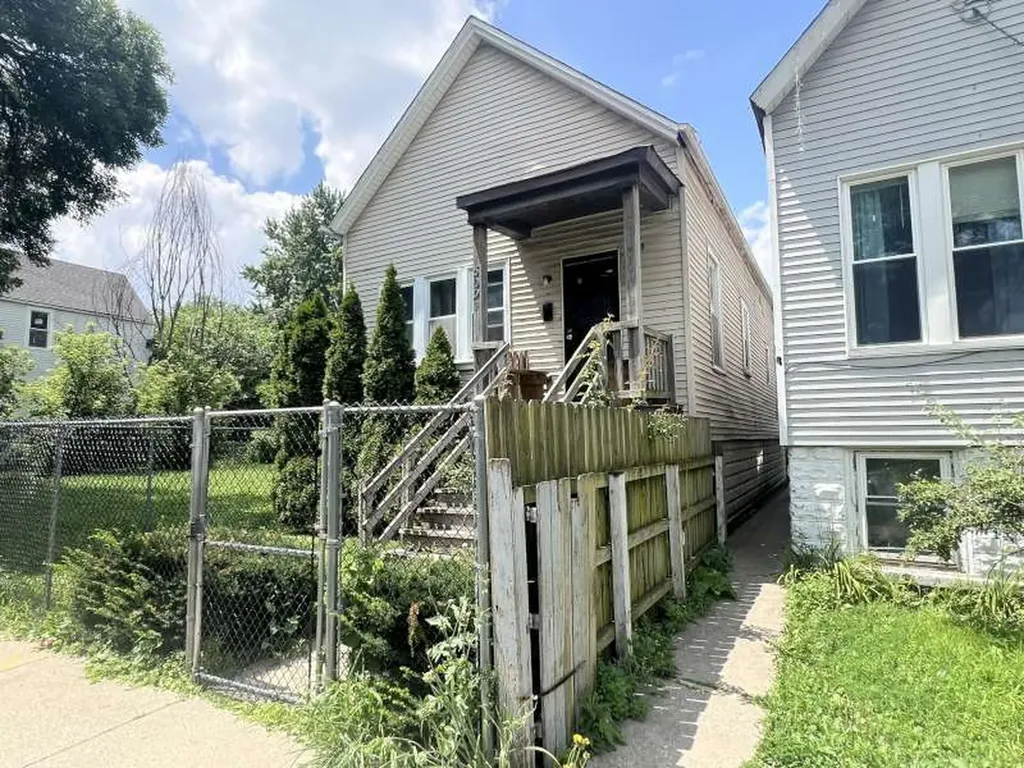 5020 South May Street Chicago IL 60609