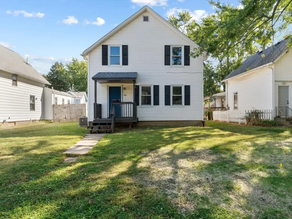 1186 24TH Street Moline IL 61265