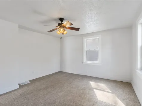 1186 24TH Street Moline IL 61265