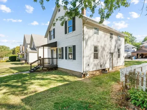 1186 24TH Street Moline IL 61265