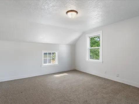 1186 24TH Street Moline IL 61265