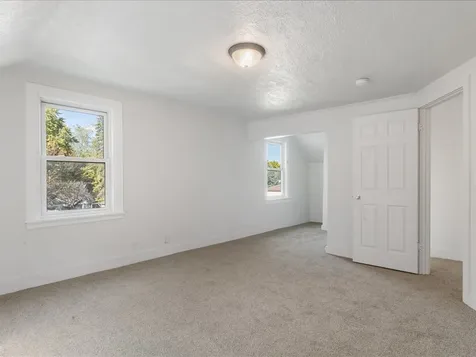 1186 24TH Street Moline IL 61265