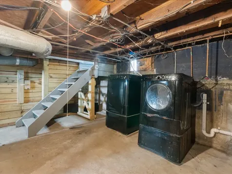 1186 24TH Street Moline IL 61265