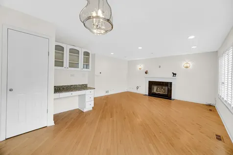 589 Marseilles Circle Buffalo Grove IL 60089