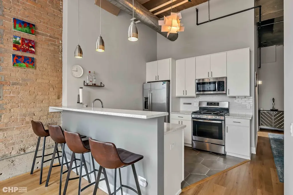 320 East 21st Street Chicago IL 60616