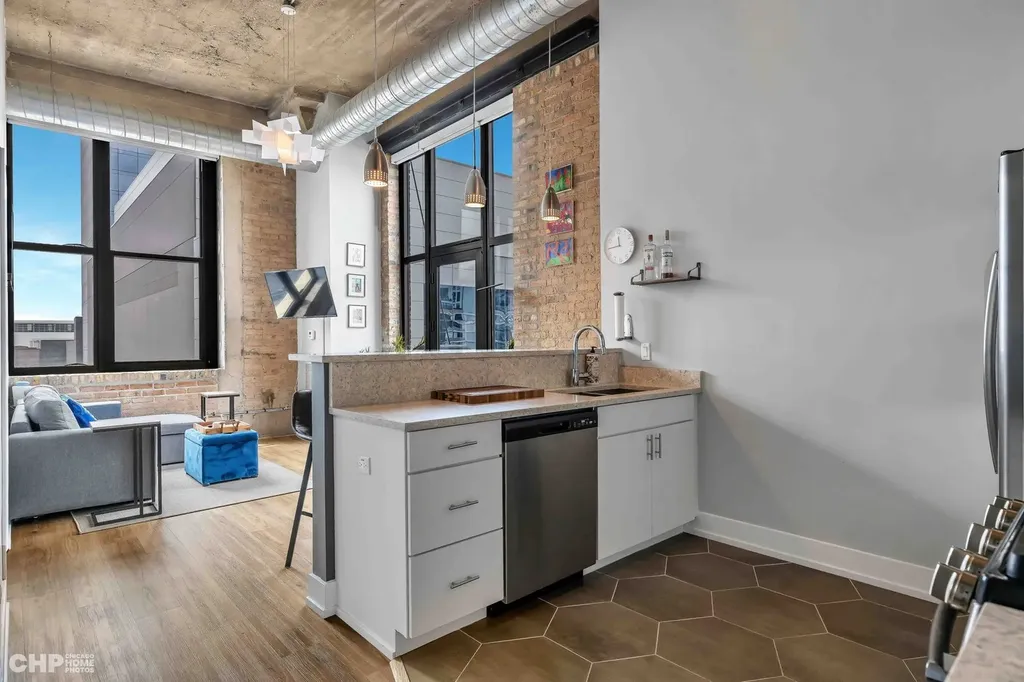 320 East 21st Street Chicago IL 60616
