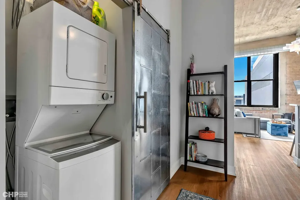 320 East 21st Street Chicago IL 60616