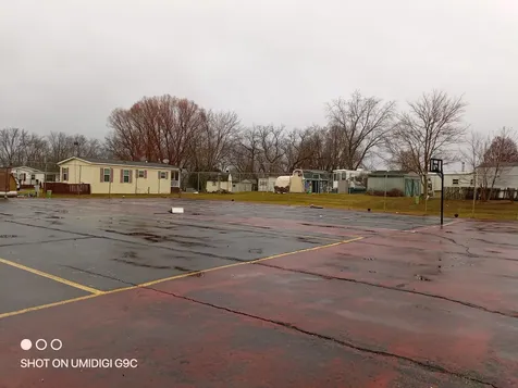 27 Oyster Bay Lakemoor IL 60051