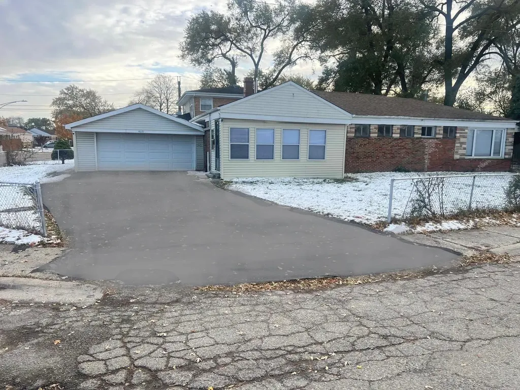 4601 West 82nd Street Chicago IL 60652