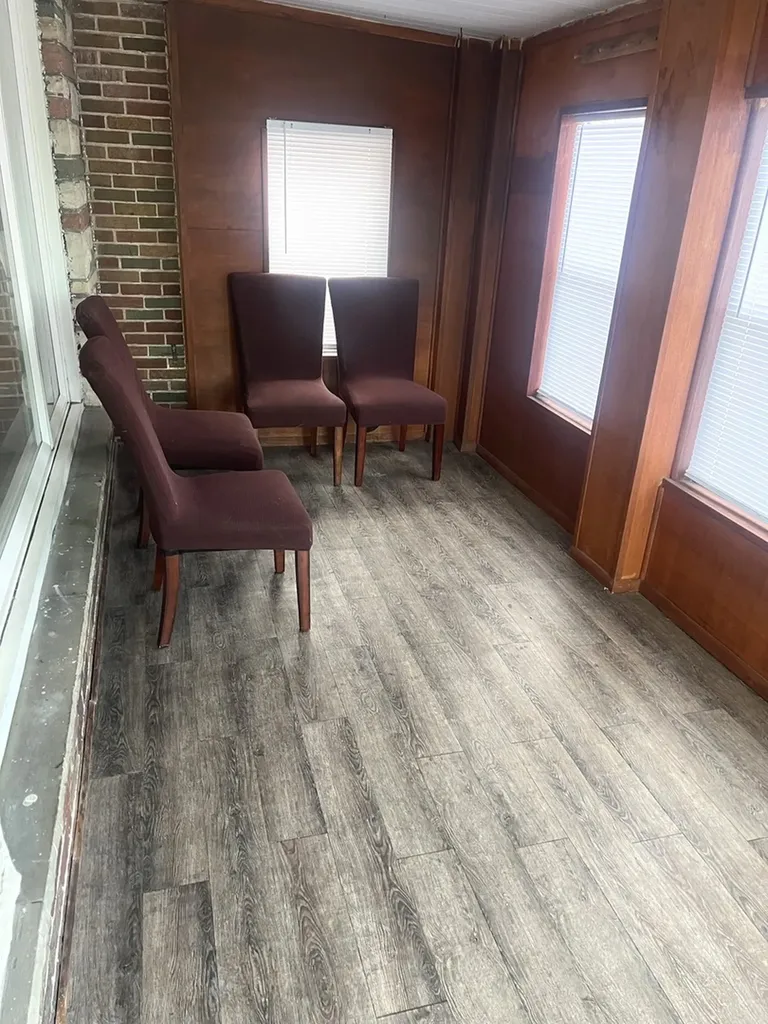 4601 West 82nd Street Chicago IL 60652