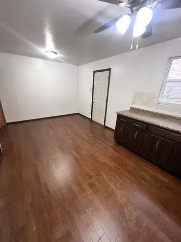4601 West 82nd Street Chicago IL 60652