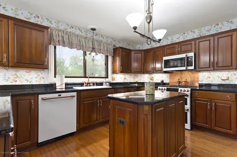 1660 Castillian Way Mundelein IL 60060
