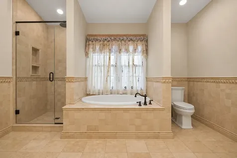 1660 Castillian Way Mundelein IL 60060