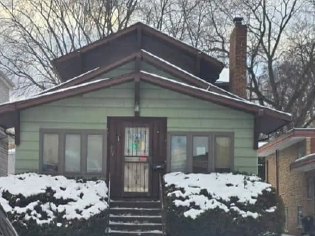 12218 Longwood Drive Blue Island IL 60406
