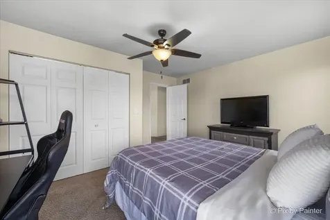 1260 West Lake Drive Cary IL 60013