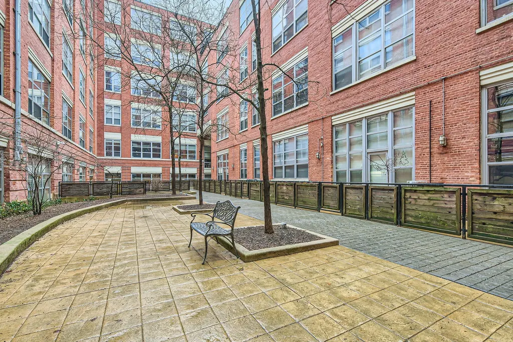 1735 North Paulina Street Chicago IL 60622