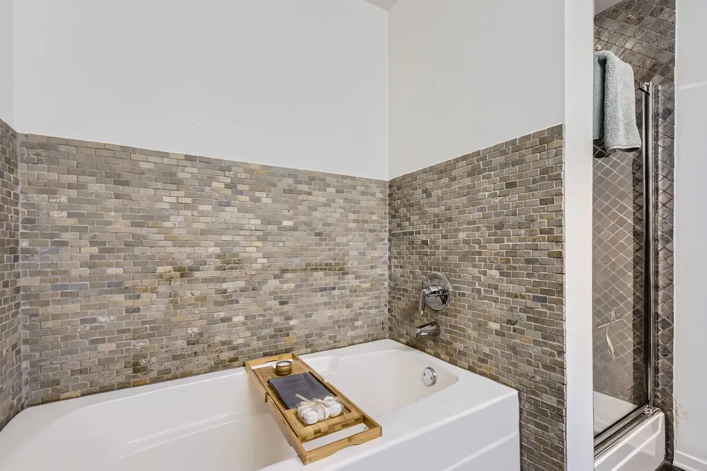 1735 North Paulina Street Chicago IL 60622