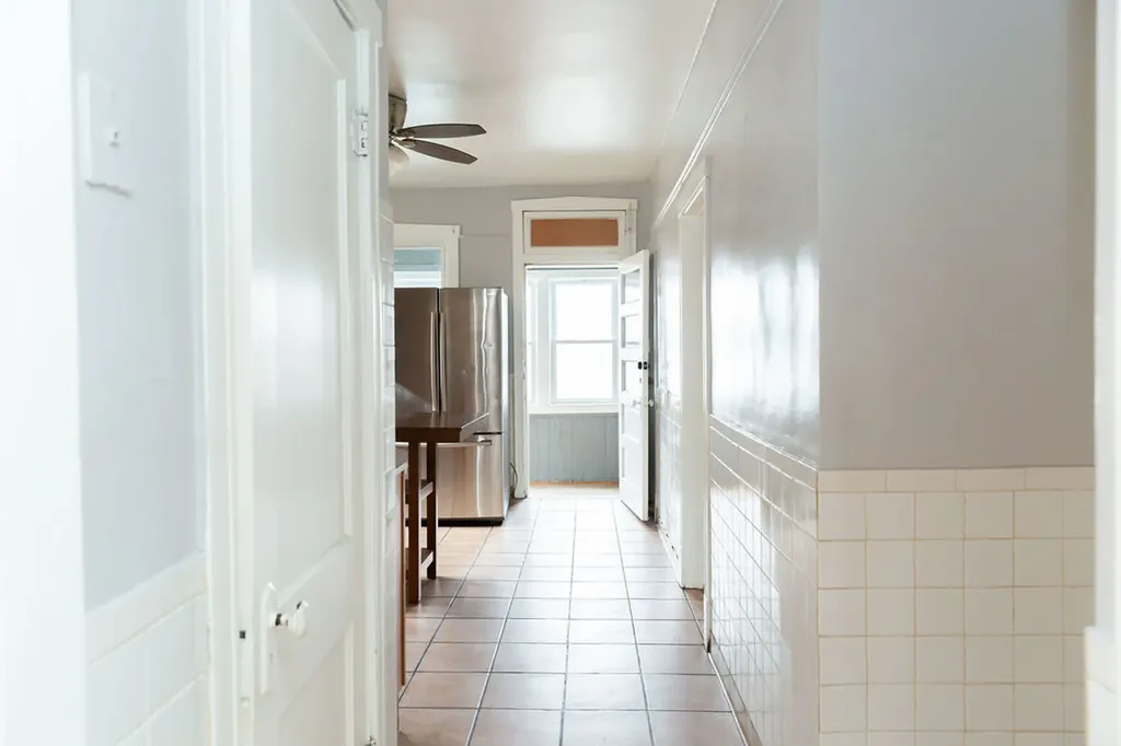 5752 South Whipple Street Chicago IL 60629