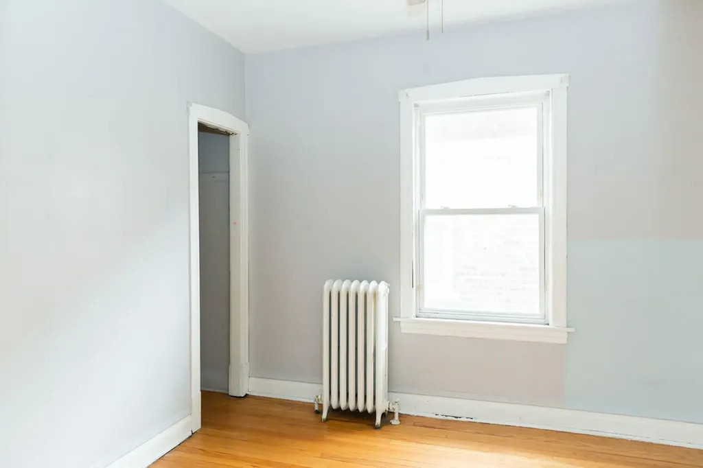 5752 South Whipple Street Chicago IL 60629