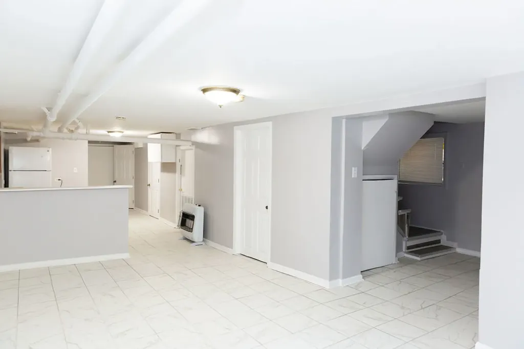 5752 South Whipple Street Chicago IL 60629