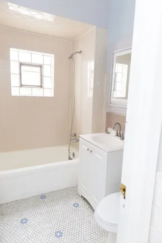 5752 South Whipple Street Chicago IL 60629