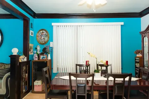 5752 South Whipple Street Chicago IL 60629