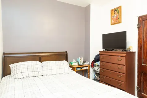 5752 South Whipple Street Chicago IL 60629