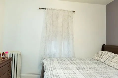 5752 South Whipple Street Chicago IL 60629