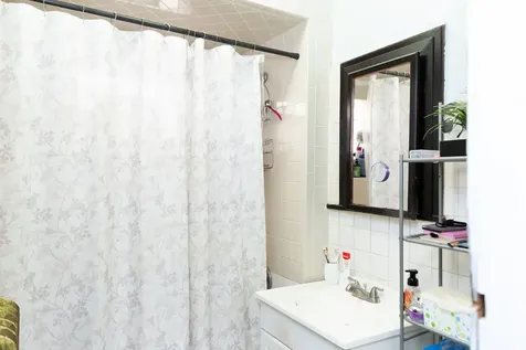 5752 South Whipple Street Chicago IL 60629