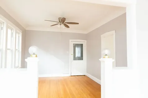 5752 South Whipple Street Chicago IL 60629