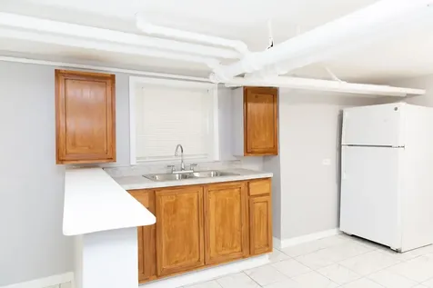 5752 South Whipple Street Chicago IL 60629