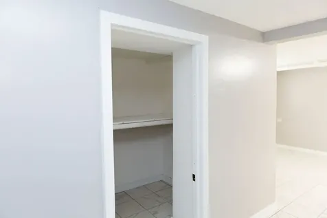 5752 South Whipple Street Chicago IL 60629