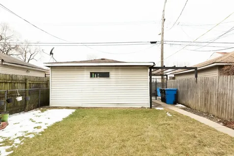 5752 South Whipple Street Chicago IL 60629