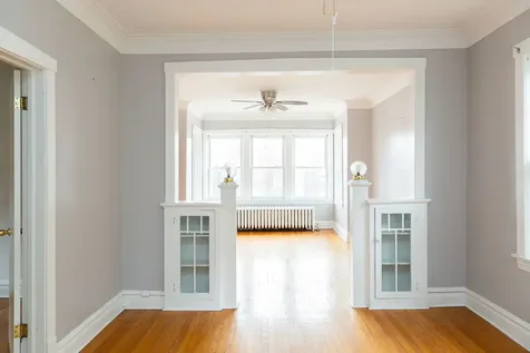 5752 South Whipple Street Chicago IL 60629