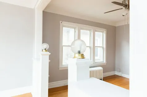 5752 South Whipple Street Chicago IL 60629