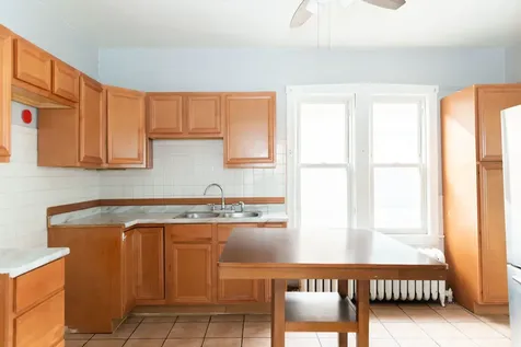 5752 South Whipple Street Chicago IL 60629