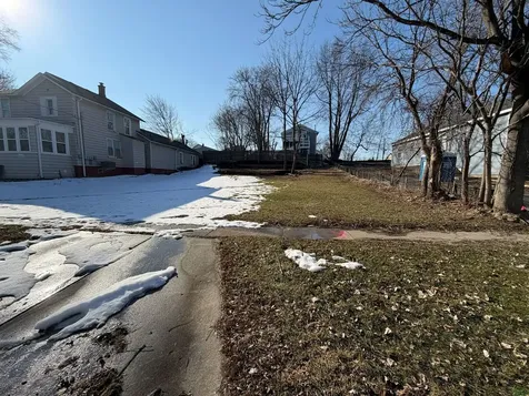 312 Oak Street Waukegan IL 60085