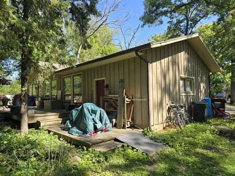 905 Hickory Road Woodstock IL 60098