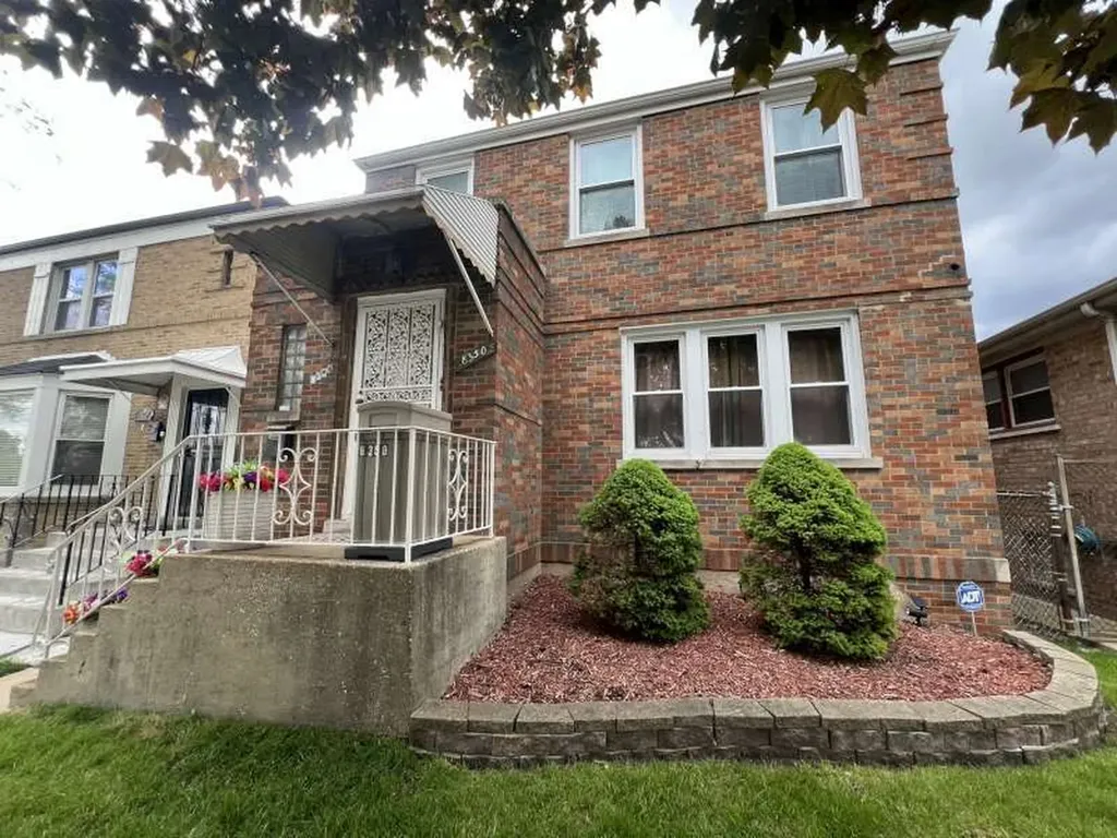 8350 South Lafayette Avenue Chicago IL 60620
