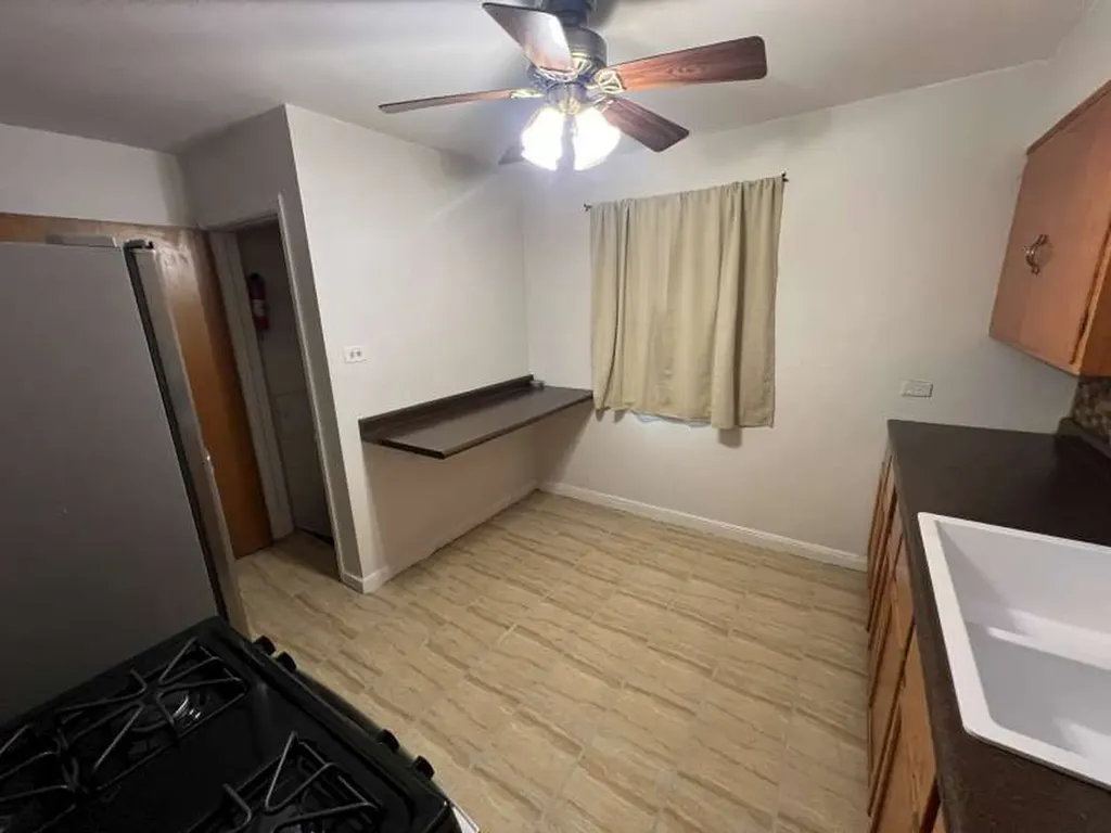 8350 South Lafayette Avenue Chicago IL 60620