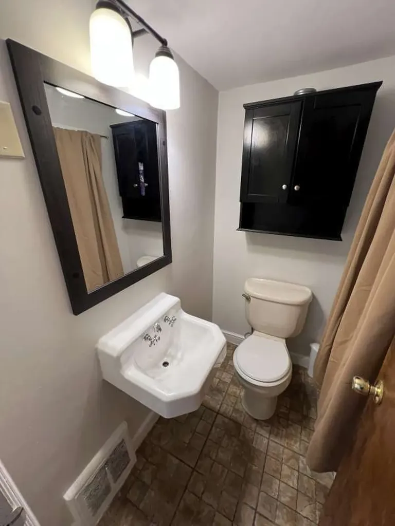 8350 South Lafayette Avenue Chicago IL 60620