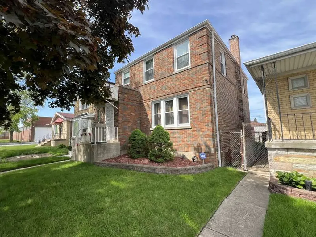 8350 South Lafayette Avenue Chicago IL 60620