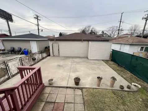 8350 South Lafayette Avenue Chicago IL 60620