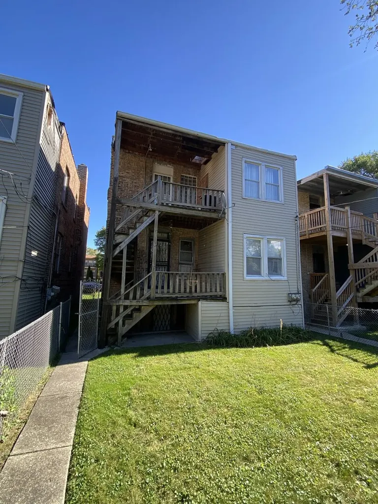 8036 South Dobson Avenue Chicago IL 60619