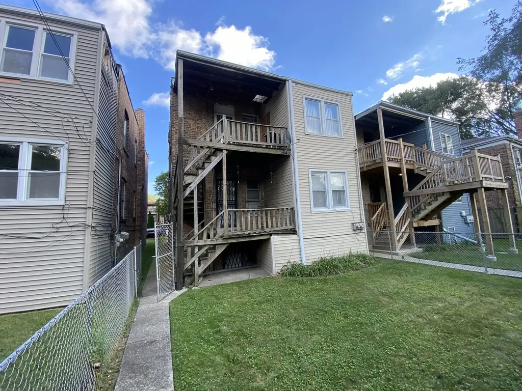8036 South Dobson Avenue Chicago IL 60619